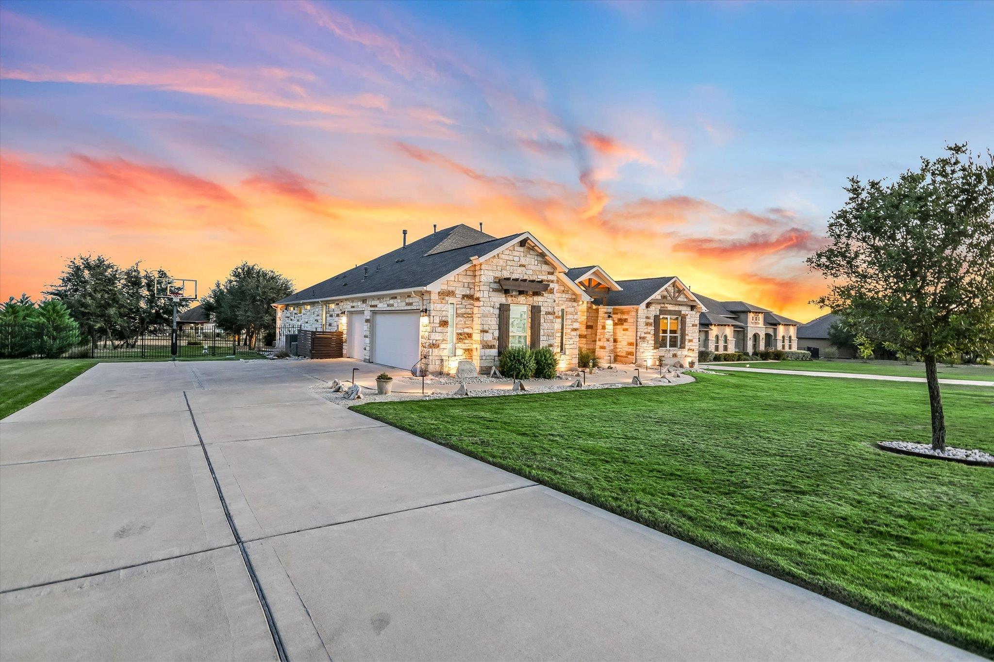 143 Linden LOOP