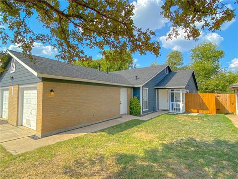 Photo of 11908 Sunhillow BND #B, Austin, TX 78758 (MLS # 4945459)