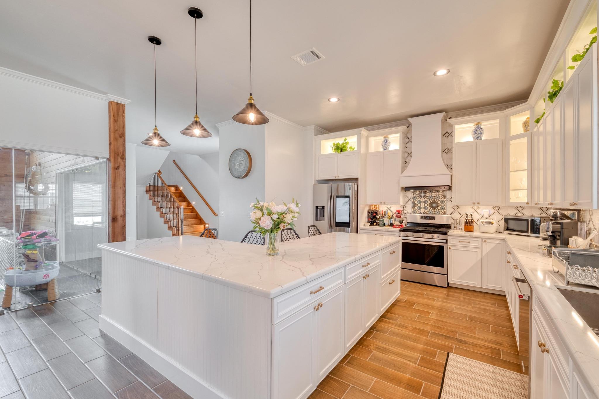 1601 County Road 466