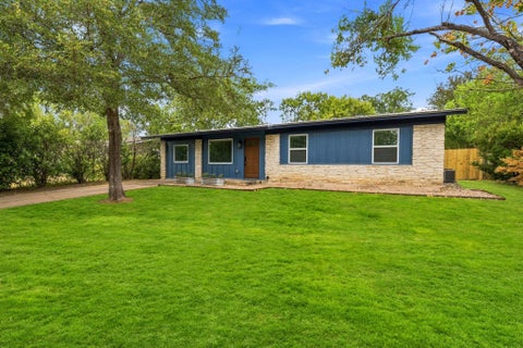 Photo of 204 Chippendale Ave, Austin, TX 78745 (MLS # 2270615)