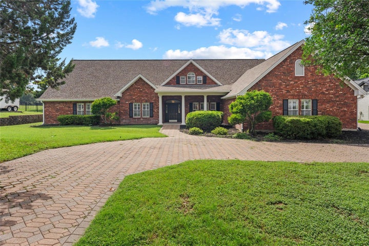 Photo 1 of 40 — 3421 Chisholm TRL, Salado, TX 76571