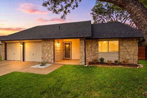 Photo of 13010 Lamplight Village Ave, Austin, TX 78727 (MLS # 5351205)