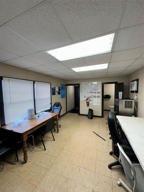 Photo of 1415 S Commerce ST, Lockhart, TX 78644 (MLS # 8307868)