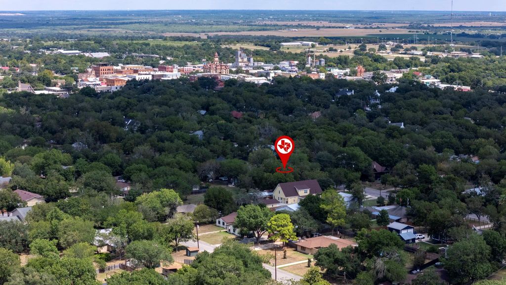 Photo of 719 S Guadalupe ST, Lockhart, TX 78644 (MLS # 9117419)