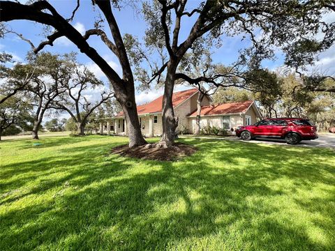 515 Post Oak DR Dripping Springs TX 78620
