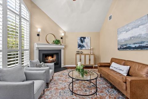 Photo of 10832 Redmond RD, Austin, TX 78739 (MLS # 9772858)