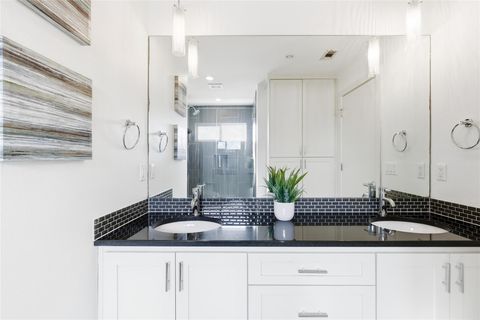 Tiny photo for 701 Zennia ST #B, Austin, TX 78751 (MLS # 6428224)