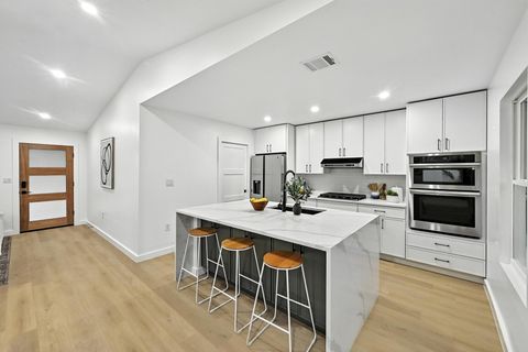 Tiny photo for 8411 Rockwood LN, Austin, TX 78757 (MLS # 1079530)