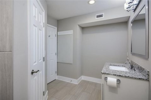 Tiny photo for 935 La Posada DR #142, Austin, TX 78752 (MLS # 5542115)