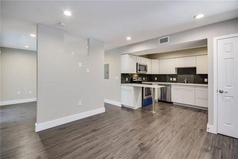 Photo of 935 La Posada DR #142, Austin, TX 78752 (MLS # 5542115)