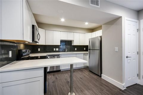 Tiny photo for 935 La Posada DR #142, Austin, TX 78752 (MLS # 5542115)