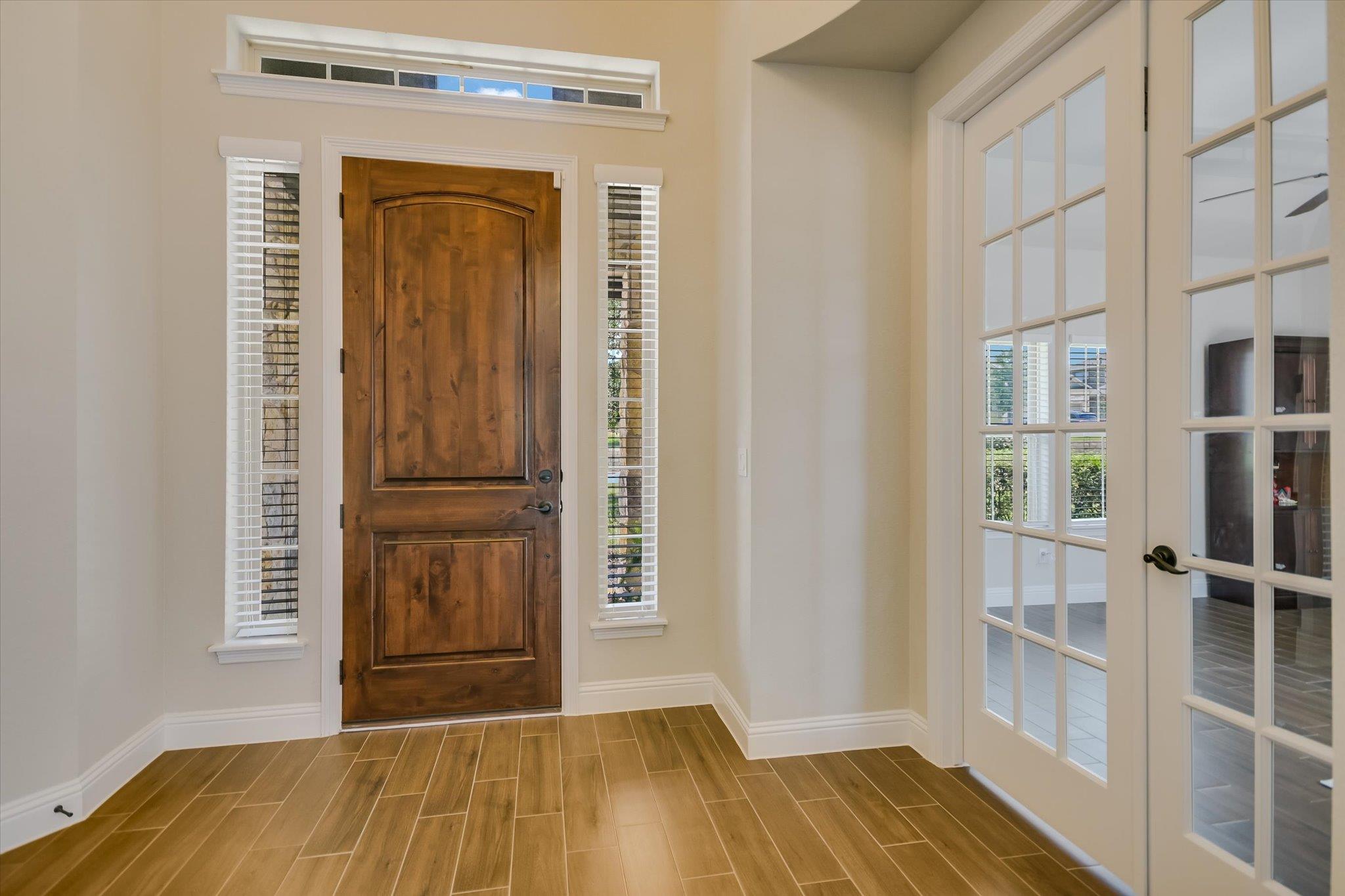 607 Glacial Stream LN