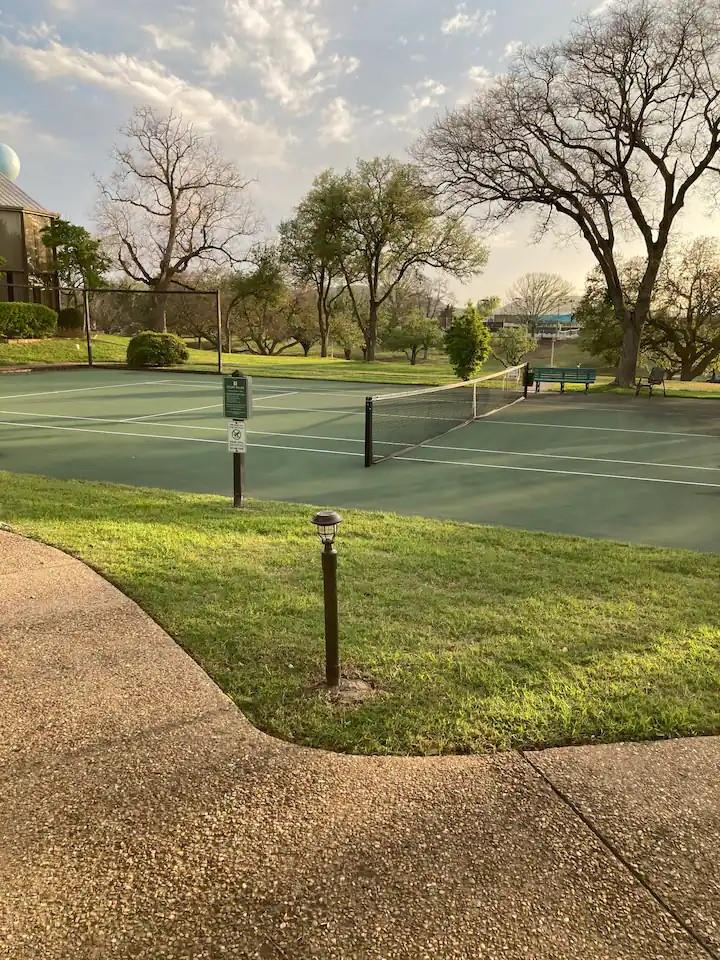 107 World Of Tennis SQ