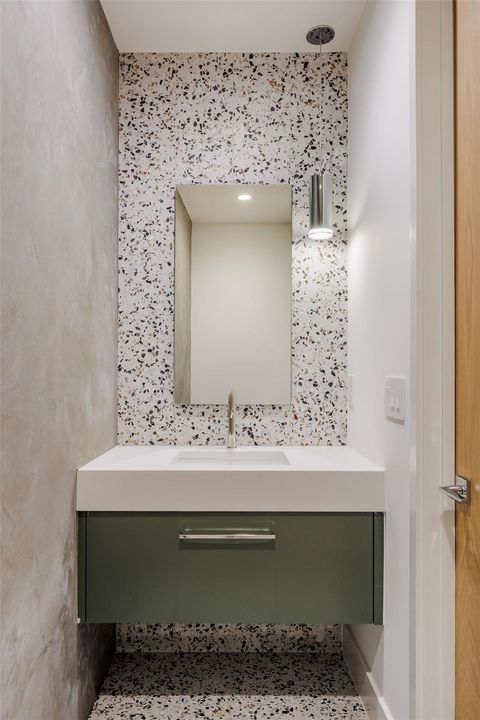 Tiny photo for 1701 Bartoncliff DR, Austin, TX 78704 (MLS # 1801710)