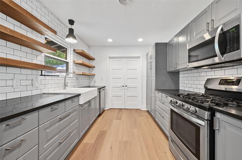 Tiny photo for 5600 Delwood DR, Austin, TX 78723 (MLS # 1932510)