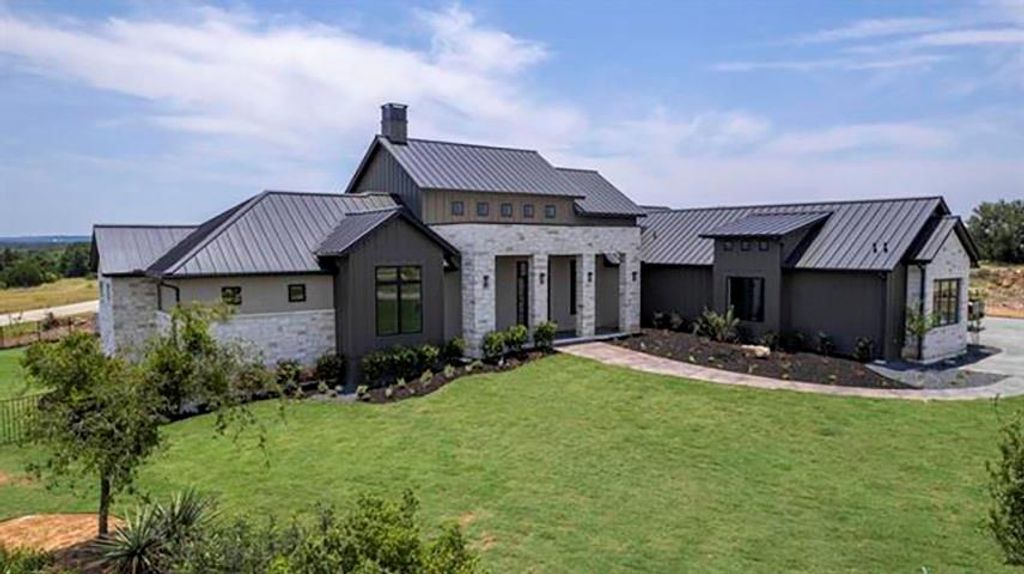 Photo of 101 Meadow Beauty, Horseshoe Bay, TX 78657 (MLS # 2228394)