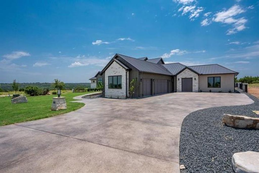 Photo of 101 Meadow Beauty, Horseshoe Bay, TX 78657 (MLS # 2228394)