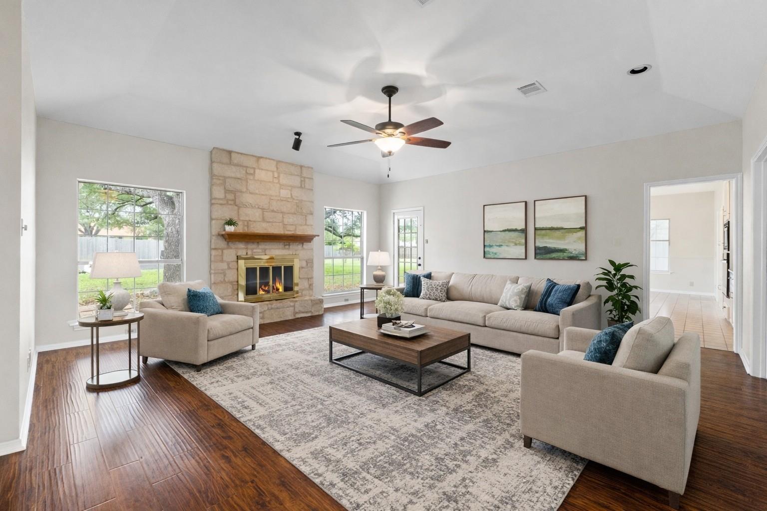 303 Pin Oak CT