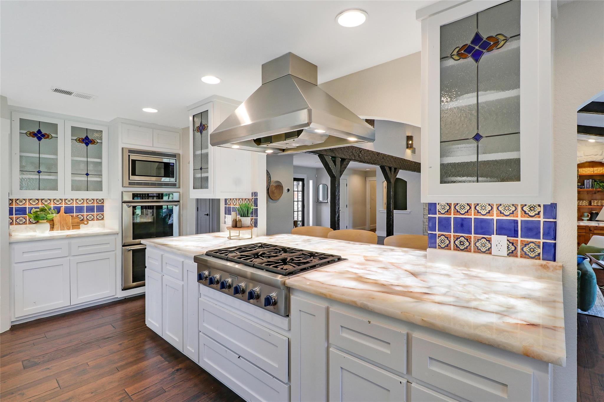4 Valley View CIR