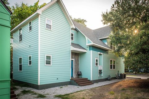 Tiny photo for 3405 Cedar St St, Austin, TX 78705 (MLS # 8141426)