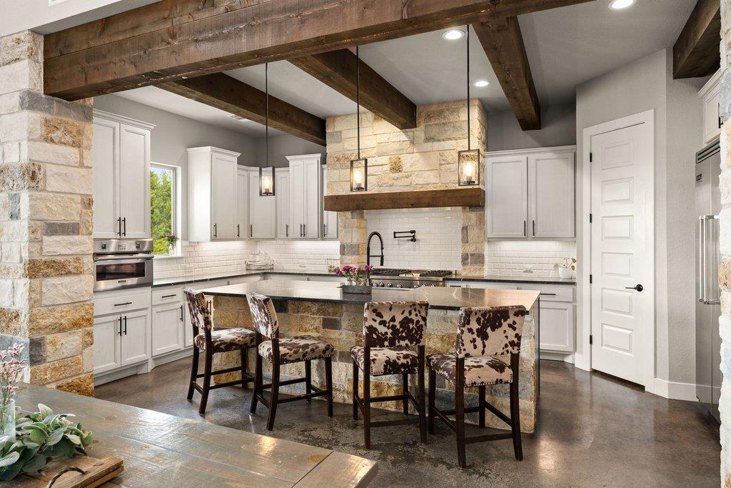 Spicewood, Texas, 78669, United States, 5 Bedrooms Bedrooms, ,6 BathroomsBathrooms,Residential,Active,2007979