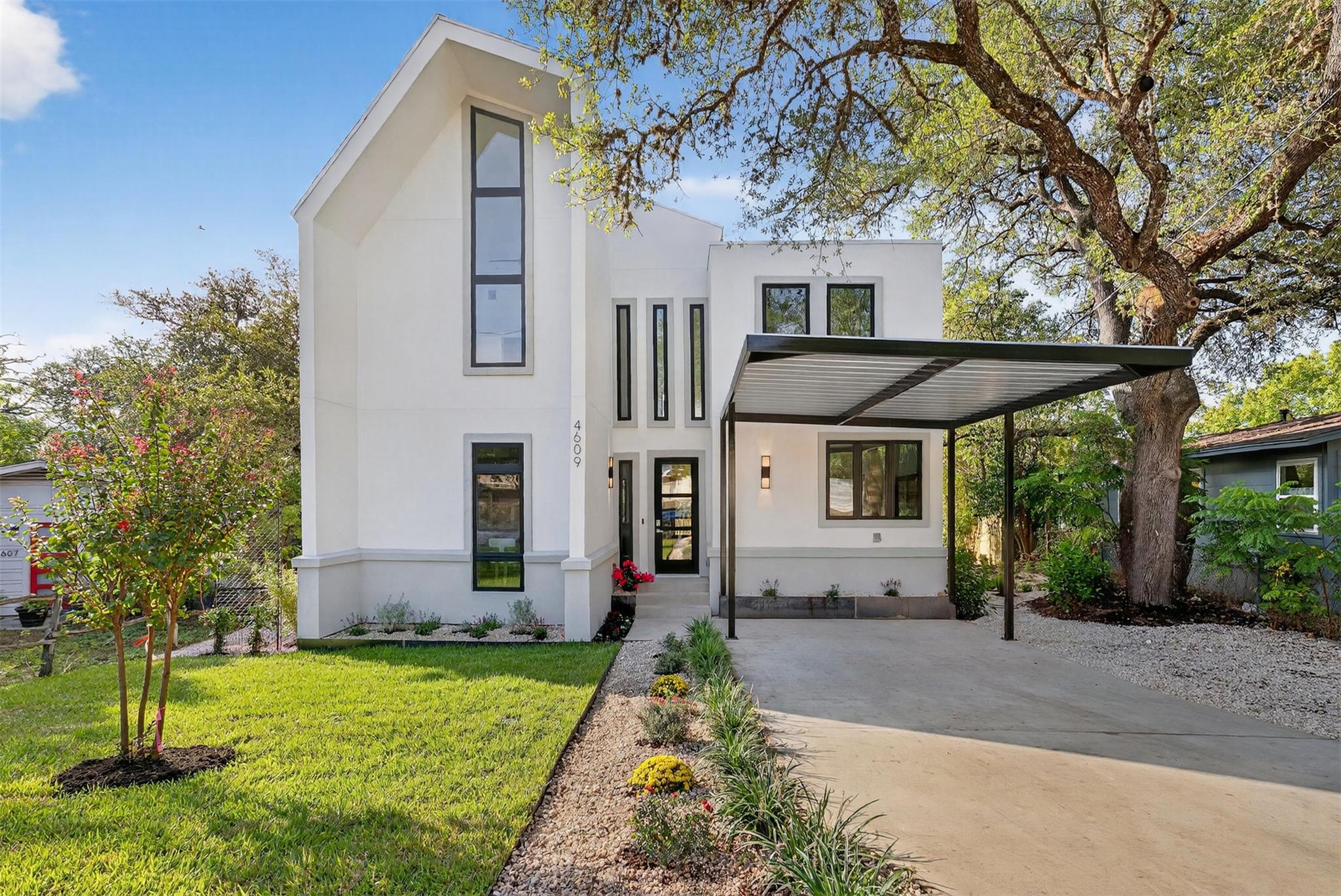 4609 Goliad LN