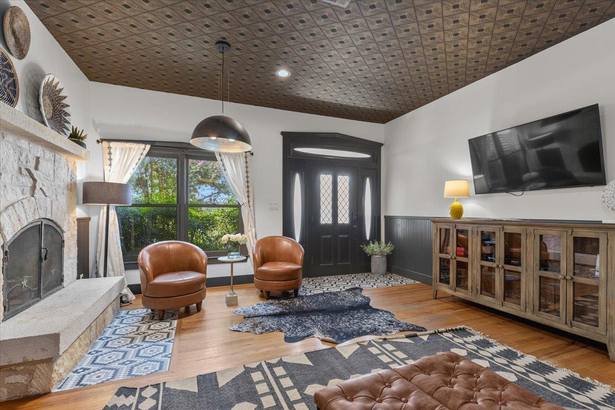 234 Loring