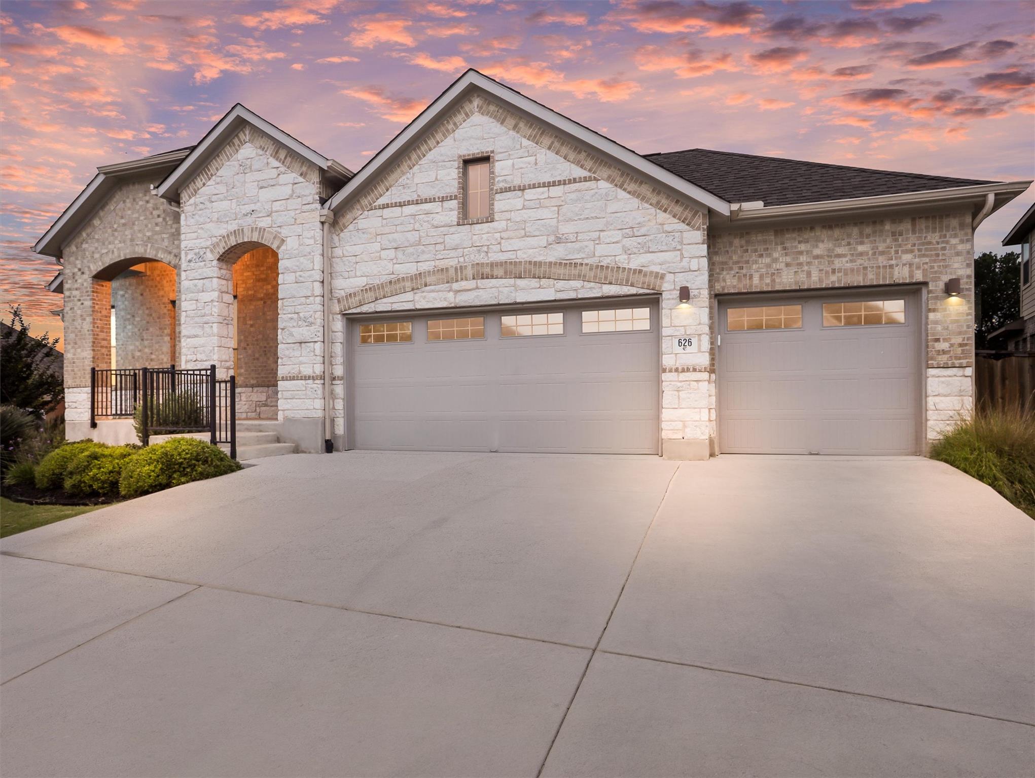 626 Painted Creek WAY