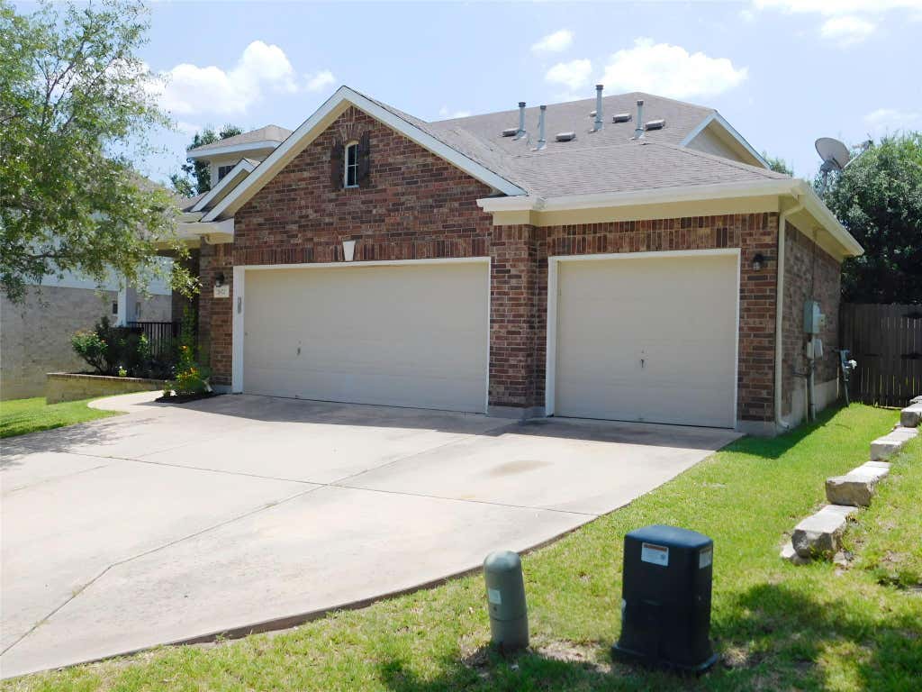 Photo of 2670 RAVENWOOD DR, Round Rock, TX 78665 (MLS # 2655311)