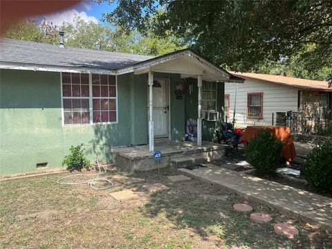 Photo of 1124 Spur ST, Austin, TX 78721 (MLS # 2838038)