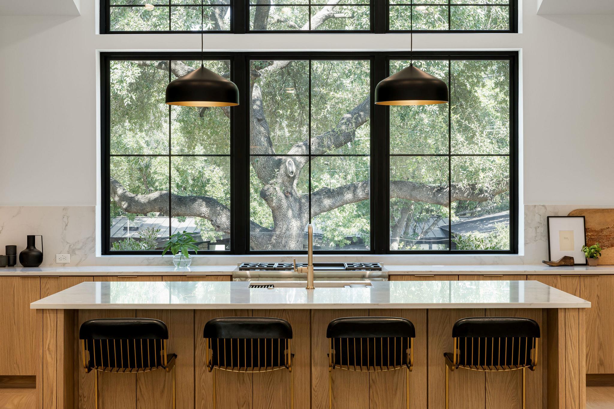 1001 Bluebonnet LN