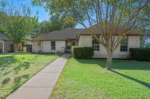 Photo of 2500 Sunrise Valley LN, Georgetown, TX 78626 (MLS # 3051810)