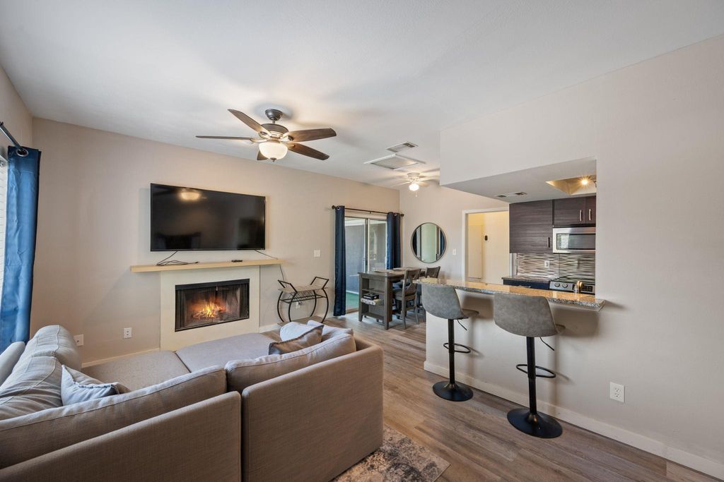 Photo of 506 W San Antonio ST #205, San Marcos, TX 78666 (MLS # 2149604)