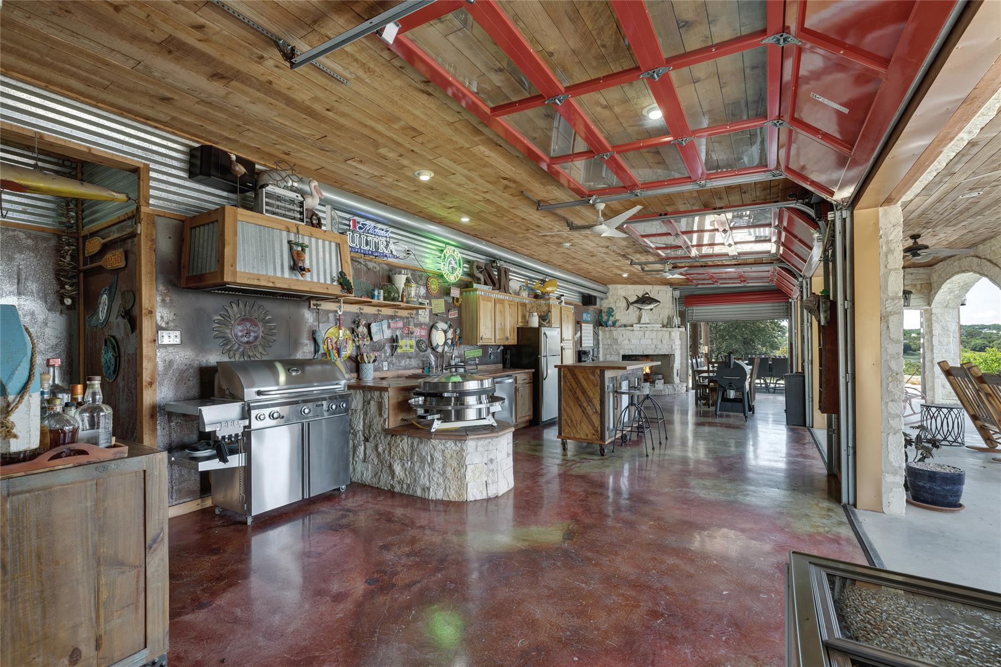 2611 WESTVIEW DR
