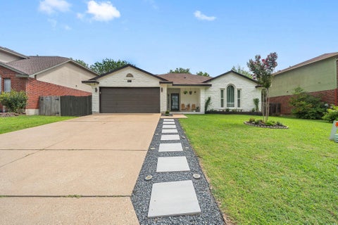 Photo of 9400 Lightwood LOOP, Austin, TX 78748 (MLS # 6346441)