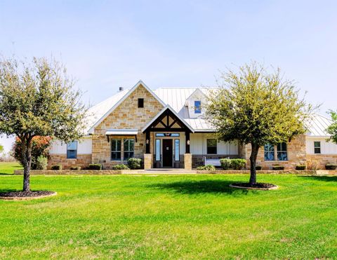 1980 County Road 361 La Vernia TX 78121