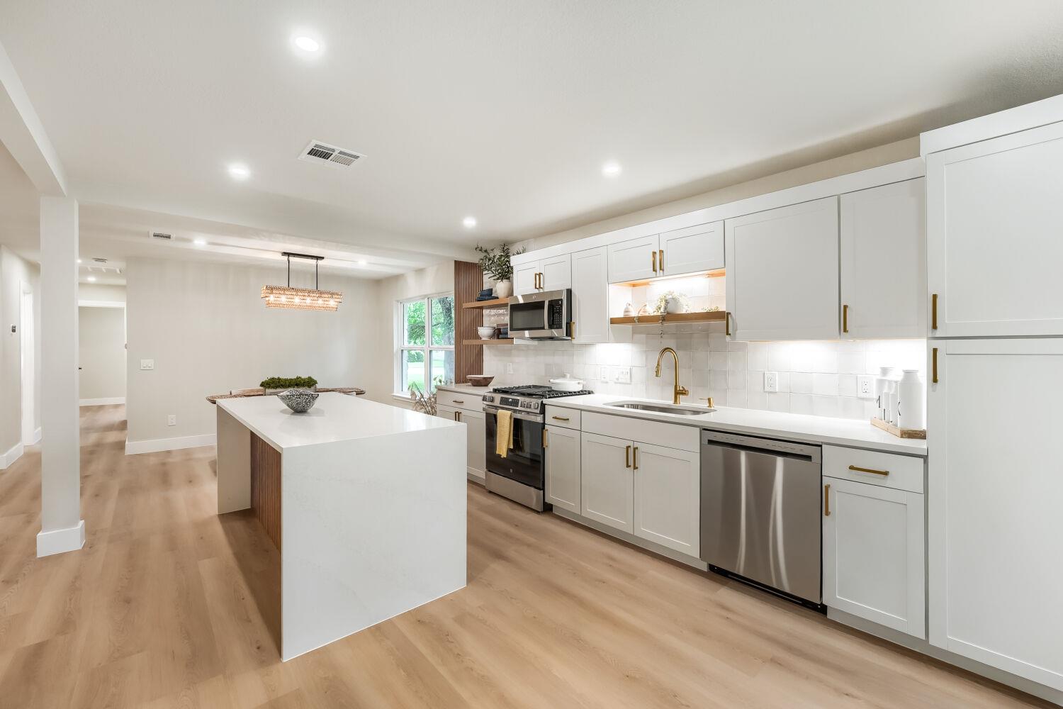 3014 Parker DR
