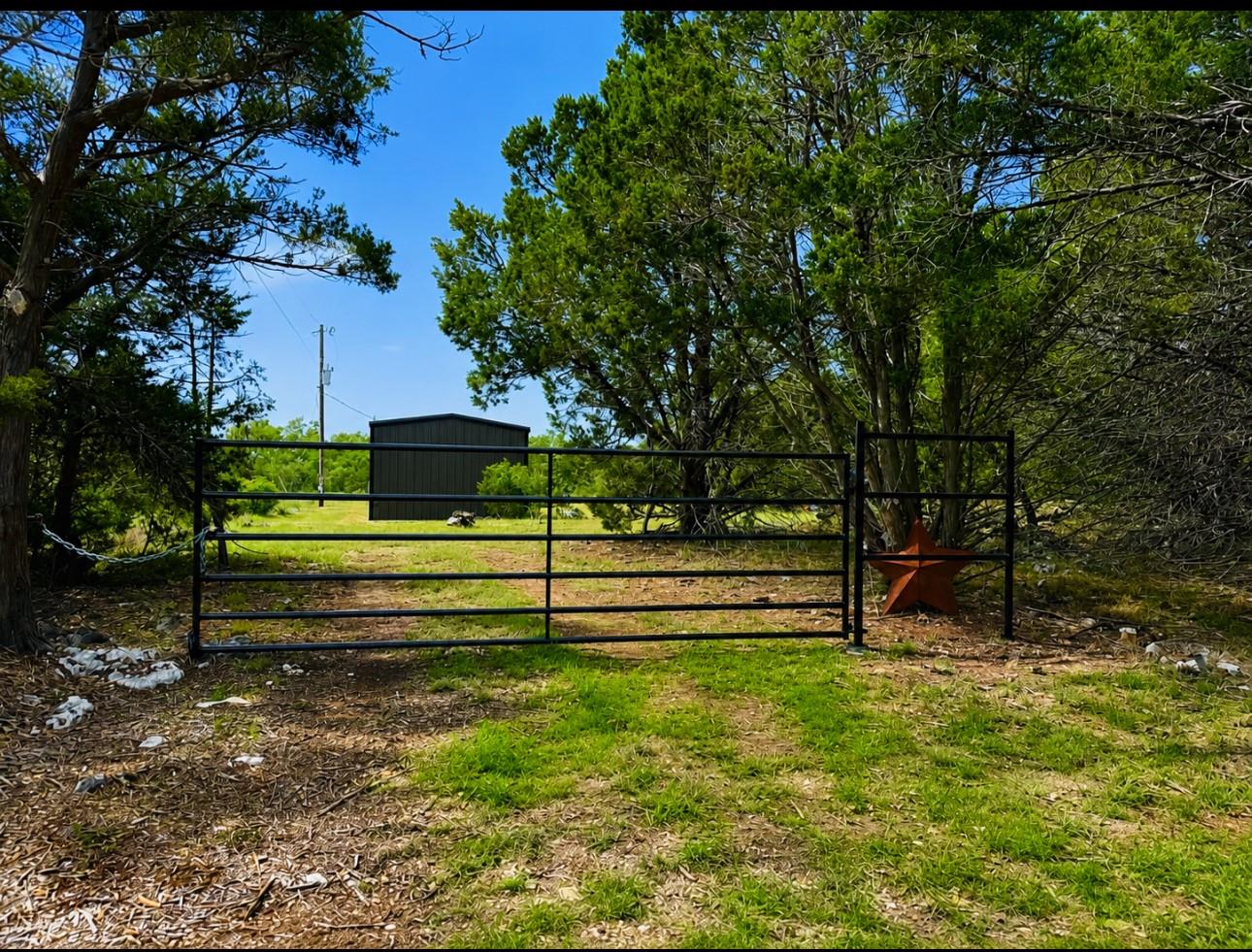 300 Live Oak Hills CT