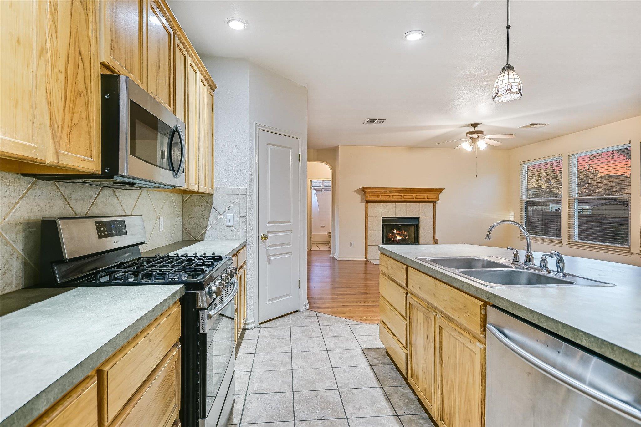 Round Rock, Texas 78665, United States, 3 Bedrooms Bedrooms, ,2 BathroomsBathrooms,Residential,Active,252043