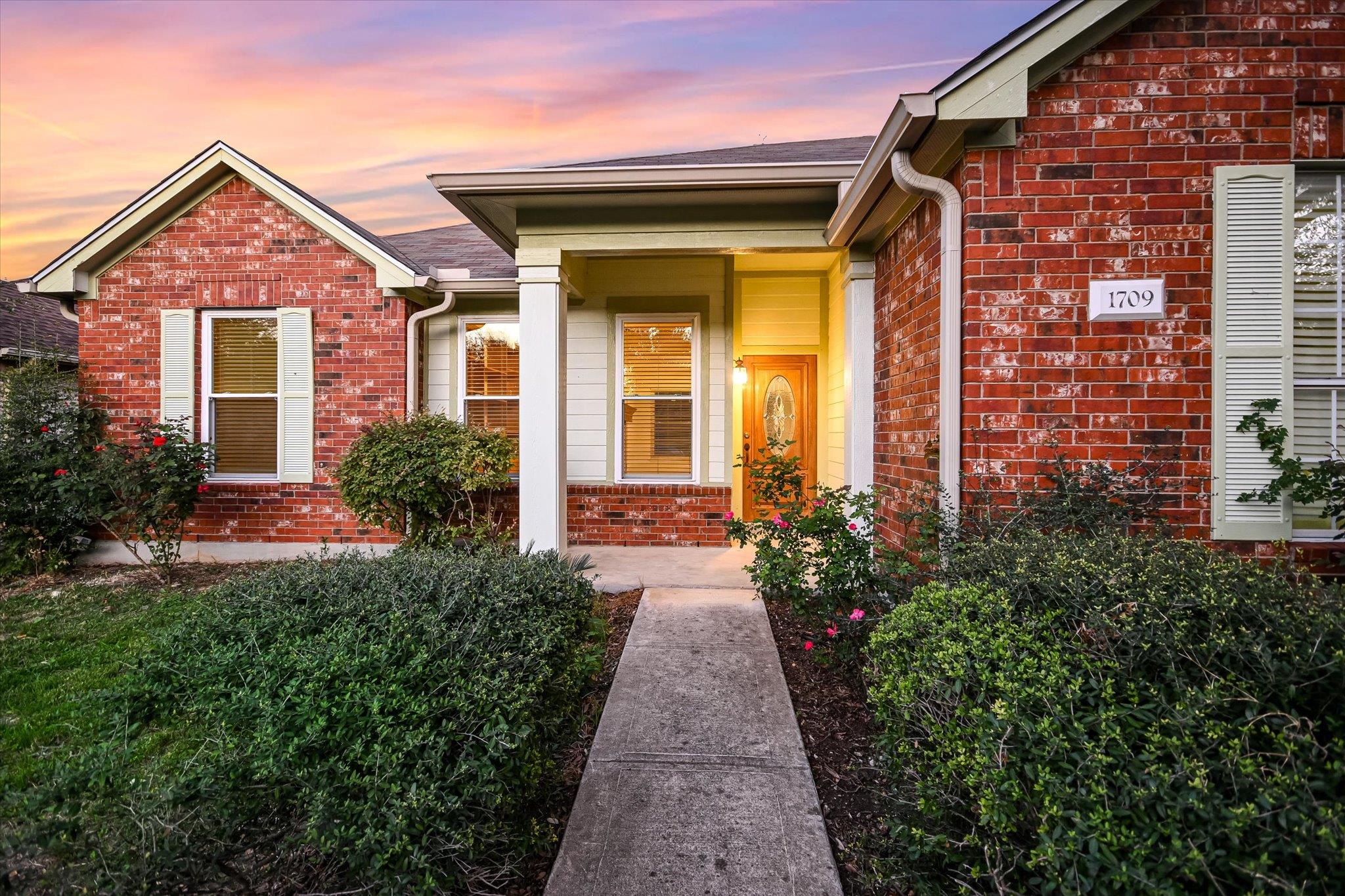 Round Rock, Texas 78665, United States, 3 Bedrooms Bedrooms, ,2 BathroomsBathrooms,Residential,Active,252043