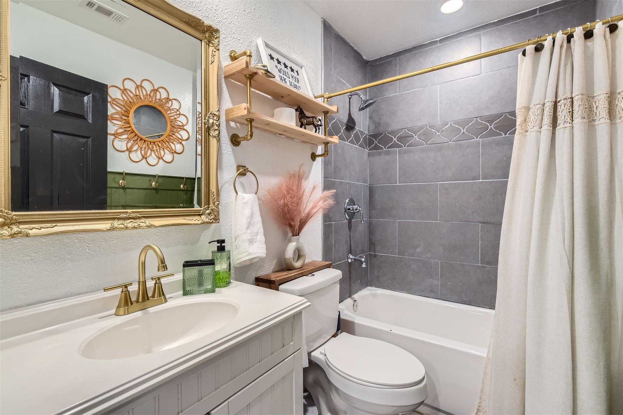 Bastrop, Texas 78602, United States, 4 Bedrooms Bedrooms, ,2 BathroomsBathrooms,Residential,Pending,20189