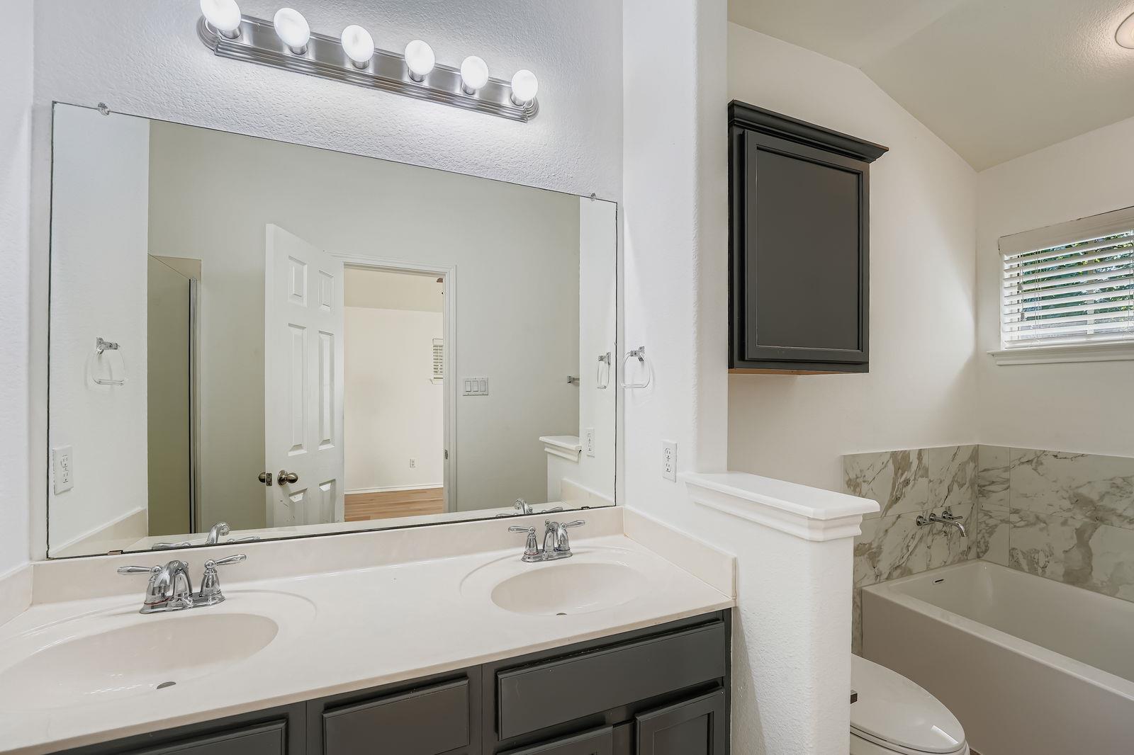 Austin, Texas 78727, United States, 2 Bedrooms Bedrooms, ,3 BathroomsBathrooms,Residential,Active,175489