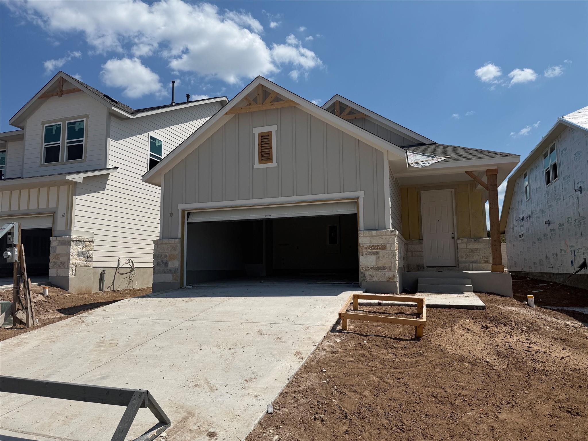 296 Ranier WAY