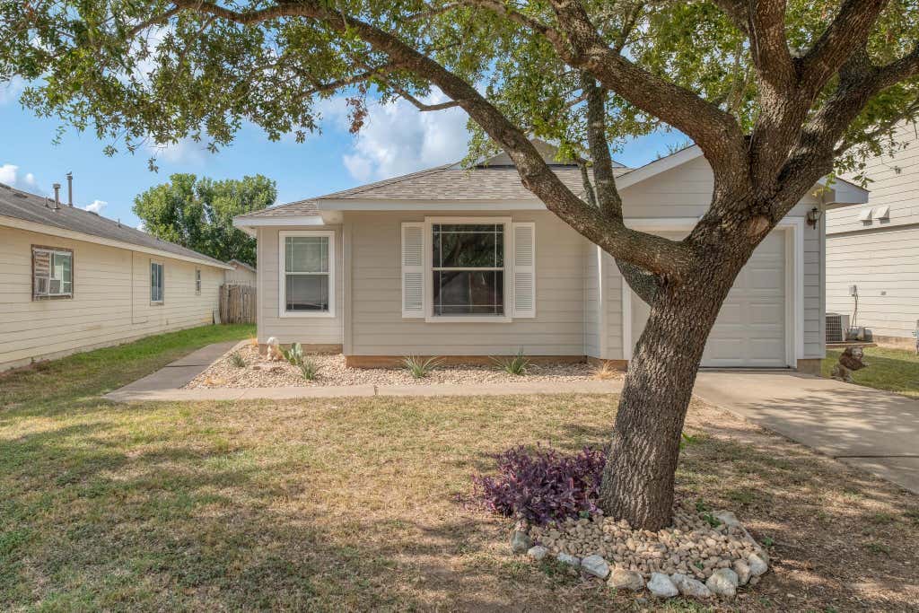 Photo of 17813 Honey Locust LN, Elgin, TX 78621 (MLS # 1382846)