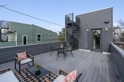 Photo of 3010 E 18th 1/2 ST #B, Austin, TX 78702 (MLS # 6635526)