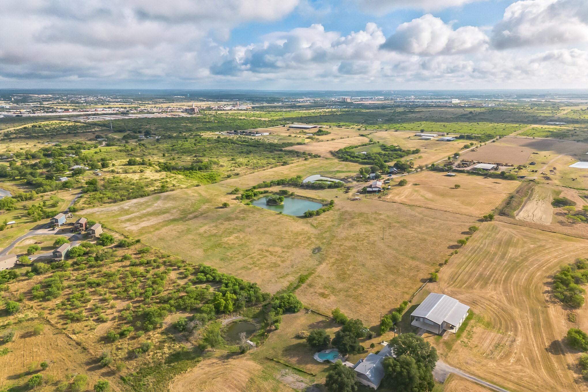 2002 Centerpoint RD