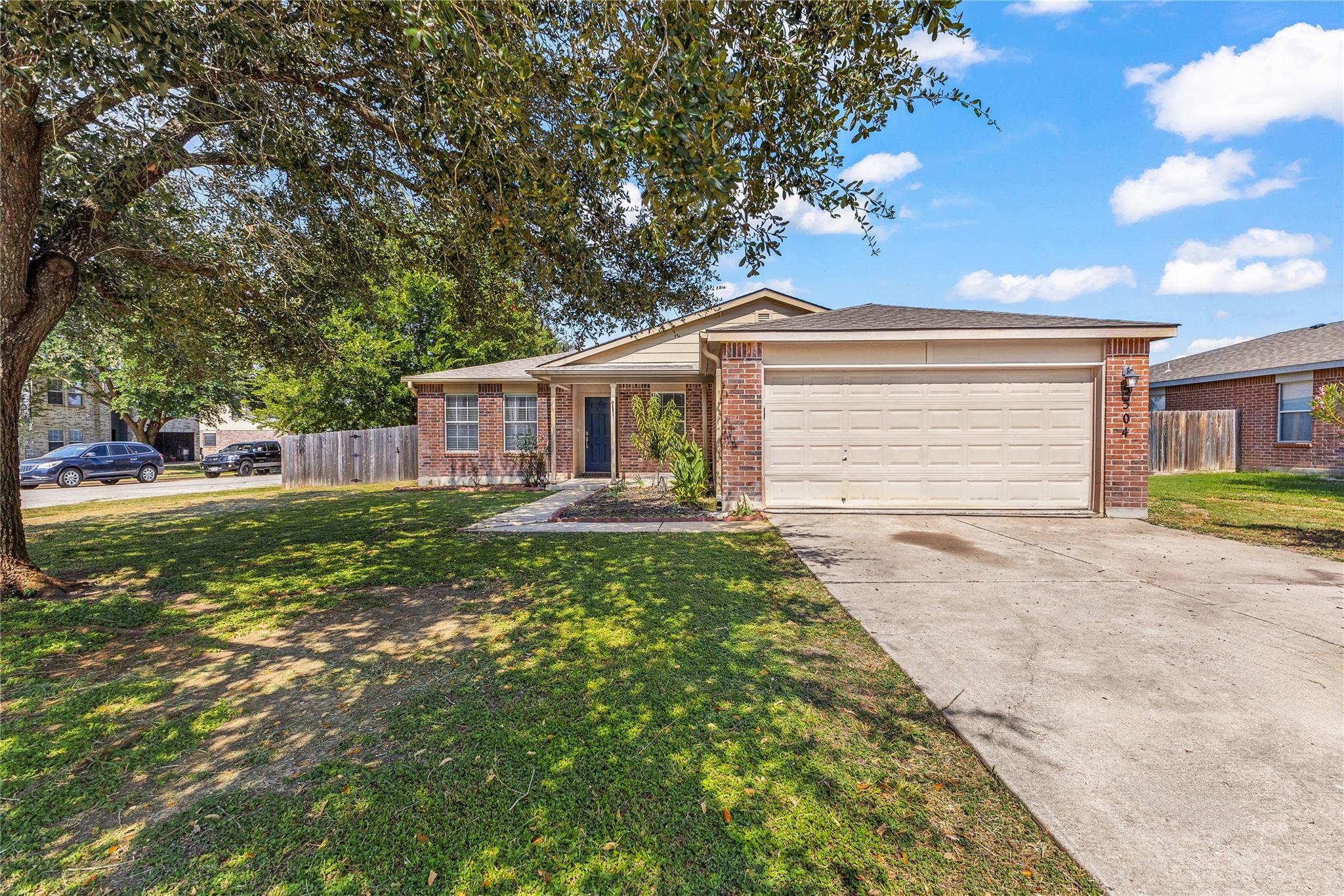 5504 Southern Crossing DR