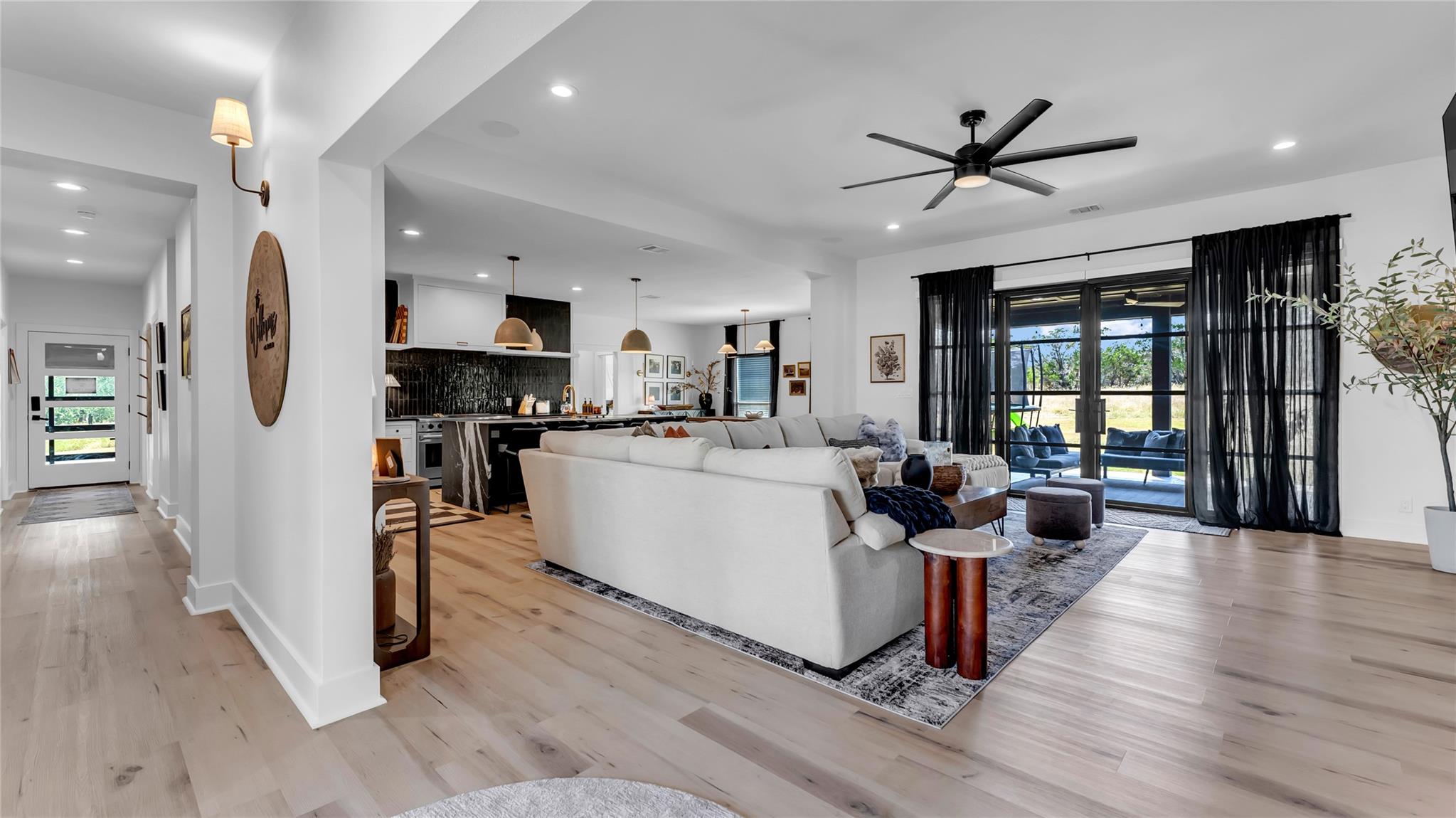 150 Wandering Oak CIR