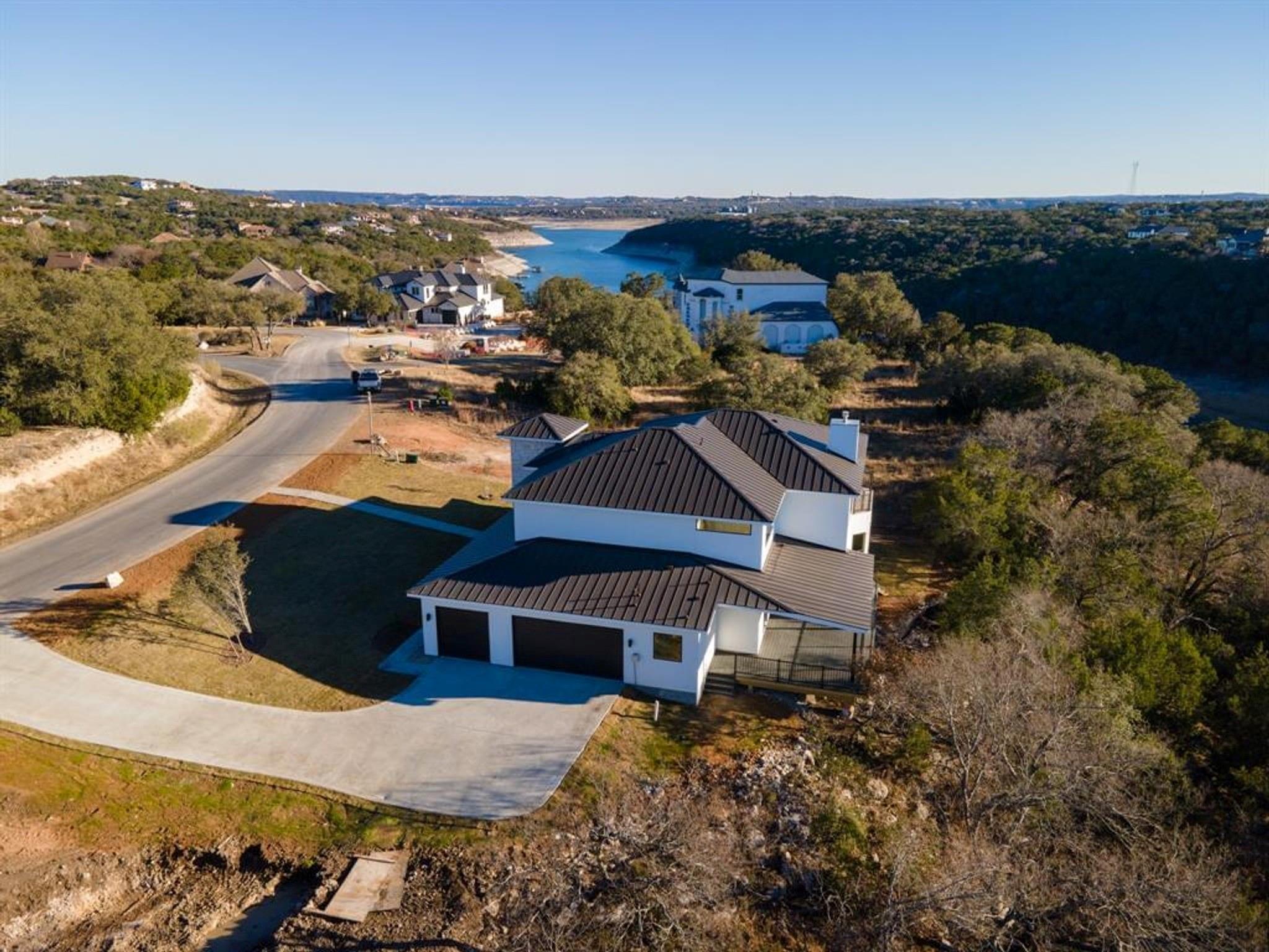 7224 Getaway DR