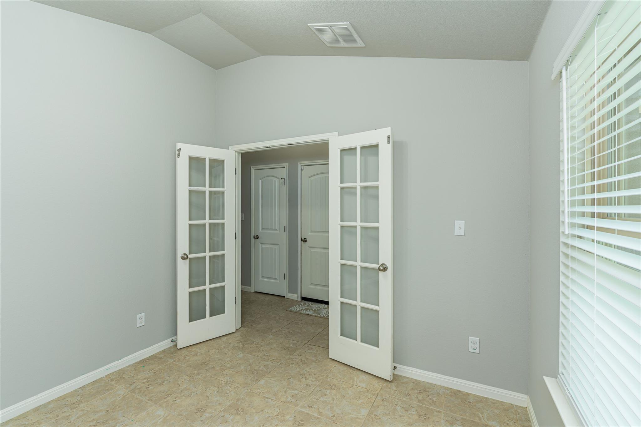 332 Quarry LN